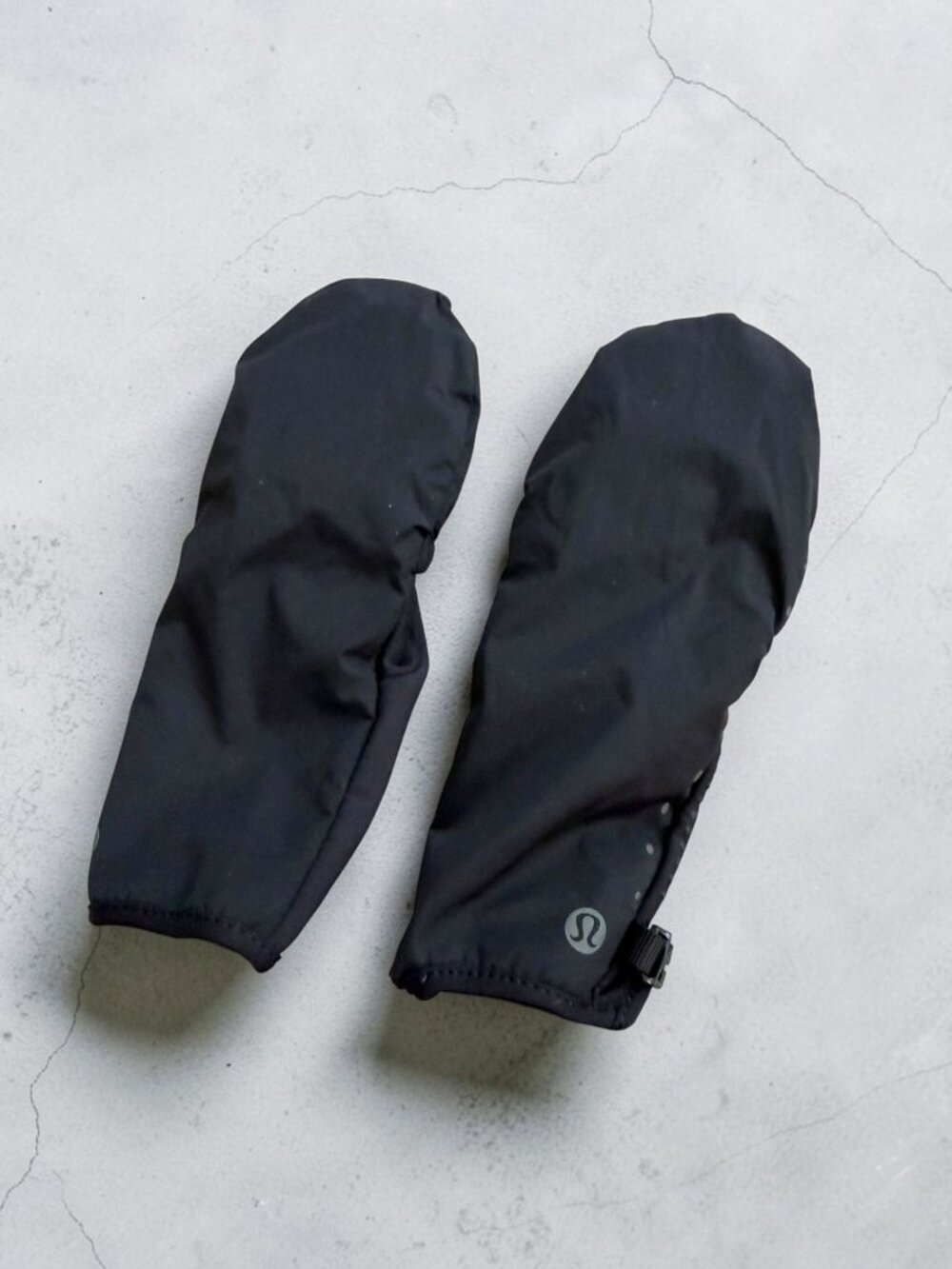 LULULEMON Women’s Black Gloves Mittens Size X Small / Small